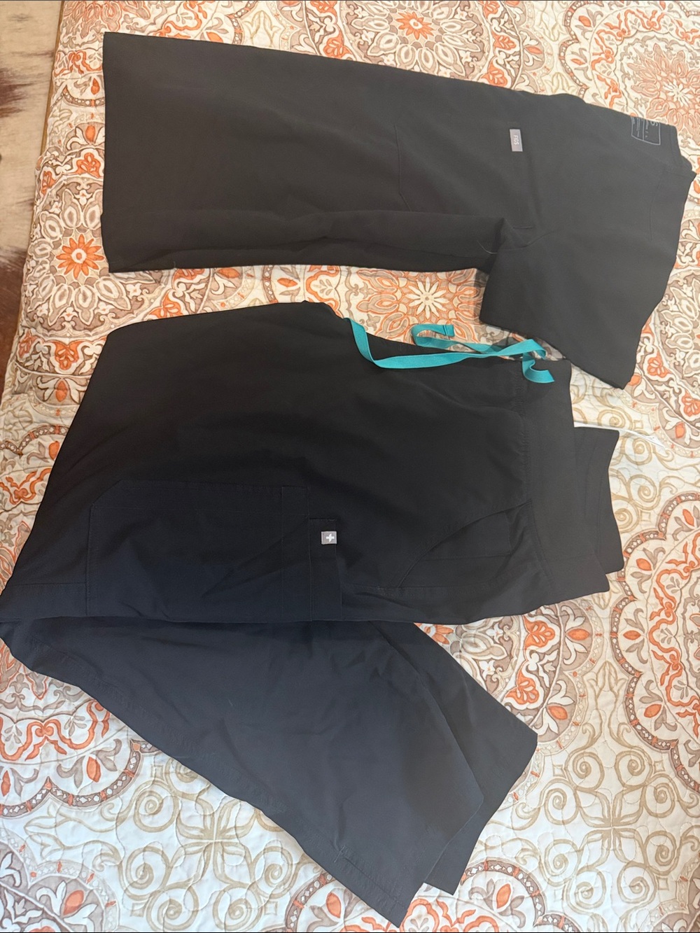 Fig’s Women’s Black Scrub Set with Teal Drawstring